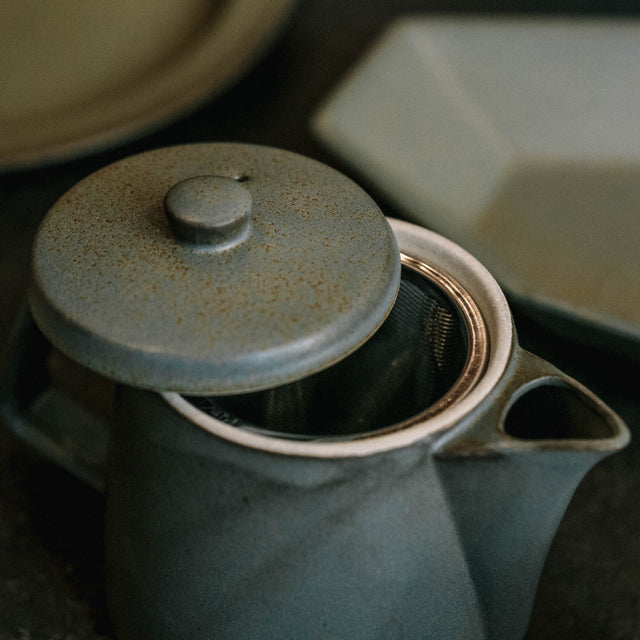 CHIPS | ANCIENT POTTERY GRAY | POT